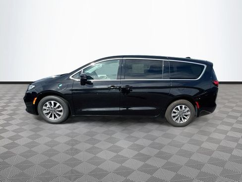 Used 2024 Chrysler Pacifica Limited FWD image 37