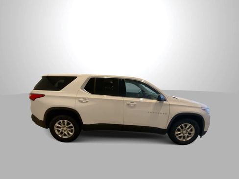Used 2021 Chevrolet Traverse LS image 9