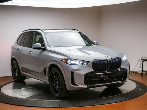 Used 2024 BMW X5 xDrive40i w/ M Sport Package AWD/4WD image 3