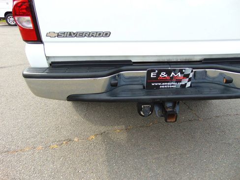 Used 2005 Chevrolet Silverado 2500 LS w/ Heavy-Duty Power Package RWD image 32