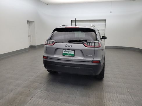 Used 2020 Jeep Cherokee Latitude FWD image 7