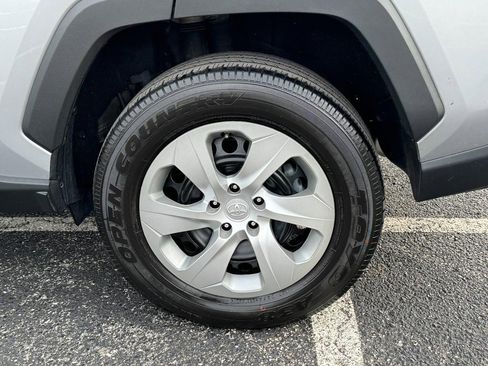 Used 2023 Toyota RAV4 LE image 10