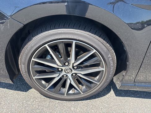 Used 2022 Toyota Camry SE image 11