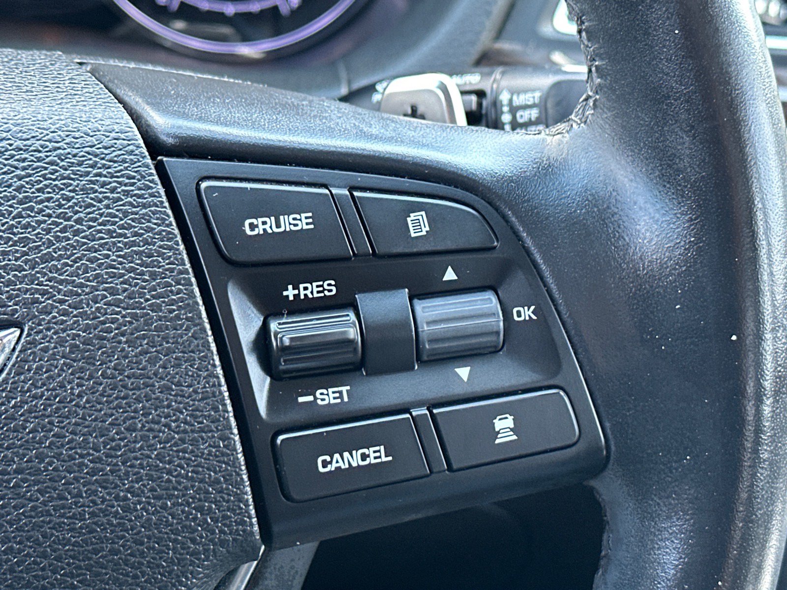 Used 2017 Genesis G80 3.8 RWD image 12