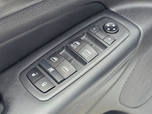 Used 2020 Jeep Grand Cherokee Altitude AWD/4WD image 32
