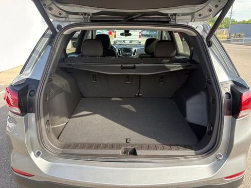 Used 2024 Chevrolet Equinox LT w/ Driver Convenience Package FWD image 32