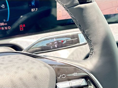 New 2026 Cadillac Vistiq Luxury image 16