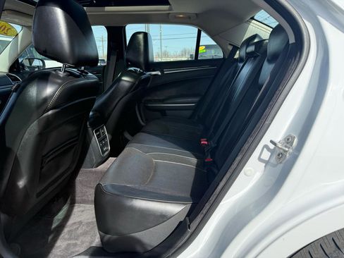 Used 2016 Chrysler 300 C image 14