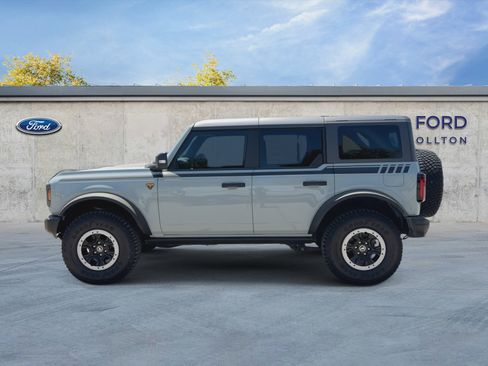 Certified 2023 Ford Bronco Badlands w/ Sasquatch Package AWD/4WD image 5