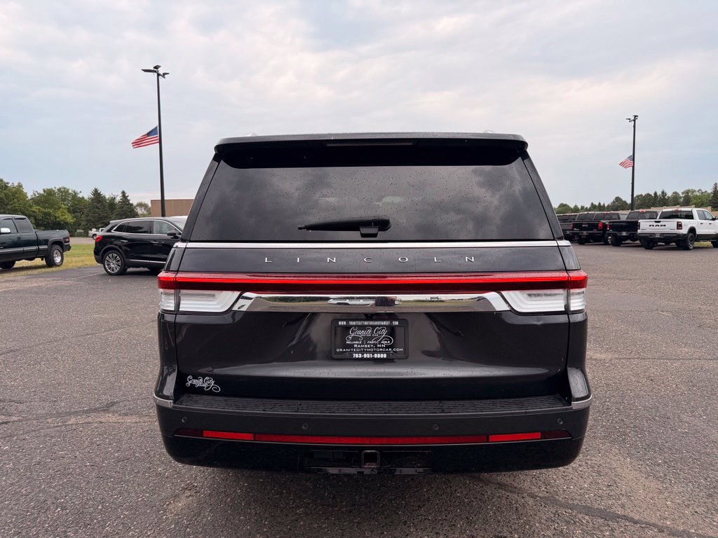 Used 2022 Lincoln Navigator L Reserve AWD/4WD image 6