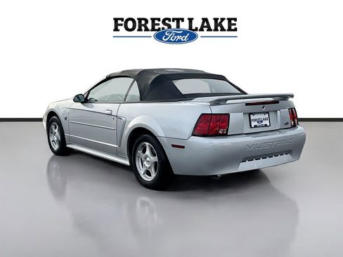 Used 2004 Ford Mustang Convertible image 5