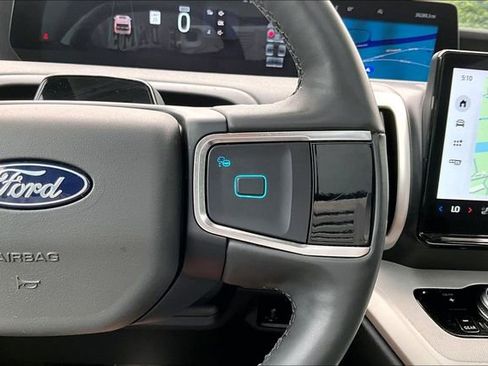 Used 2025 Ford Expedition Max Active AWD/4WD image 18