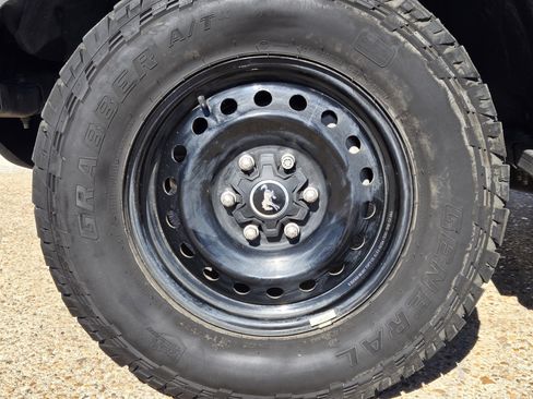 Certified 2023 Ford Bronco Black Diamond image 7