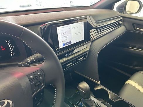 Certified 2025 Toyota Camry SE FWD image 21
