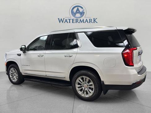 Used 2024 GMC Yukon SLT AWD/4WD image 3
