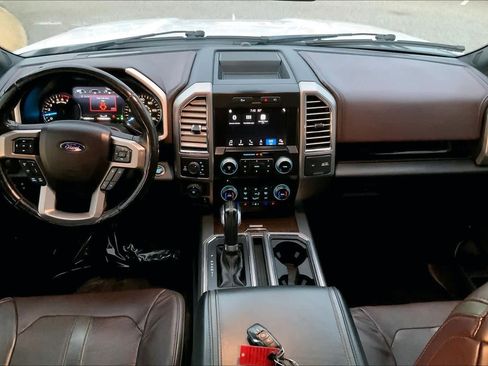 Used 2017 Ford F150 Platinum w/ Equipment Group 701A Luxury image 15