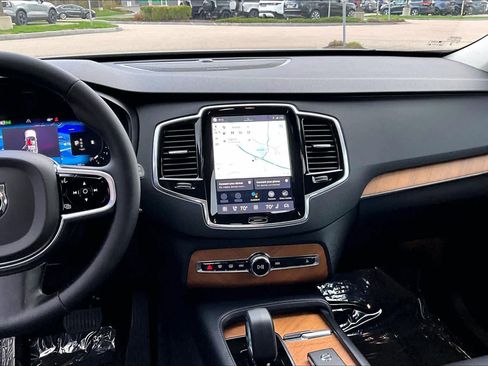 Certified 2023 Volvo XC90 B6 Plus w/ Protection Package Premier AWD/4WD image 7