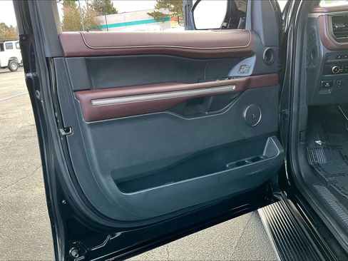 Used 2023 Ford Expedition Limited image 23