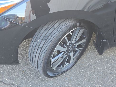 Used 2024 Nissan Versa S w/ S Plus Package image 37