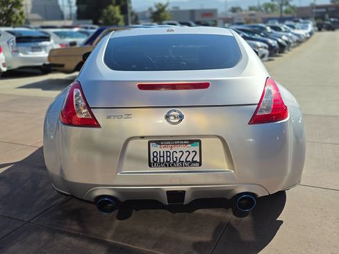 Used 2012 Nissan 370Z Touring RWD image 11