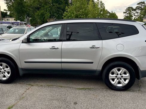 Used 2013 Chevrolet Traverse LS FWD image 8