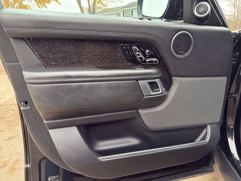 Used 2018 Land Rover Range Rover Long Wheelbase Autobiography image 14