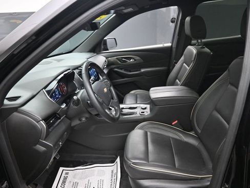 Used 2023 Chevrolet Traverse Premier AWD/4WD image 17