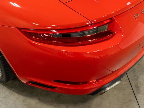 Used 2018 Porsche 911 Carrera RWD image 22