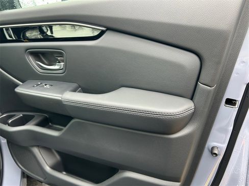 New 2025 Honda Pilot Touring image 24