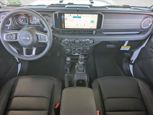 New 2026 Jeep Wrangler Unlimited Sahara AWD/4WD image 15