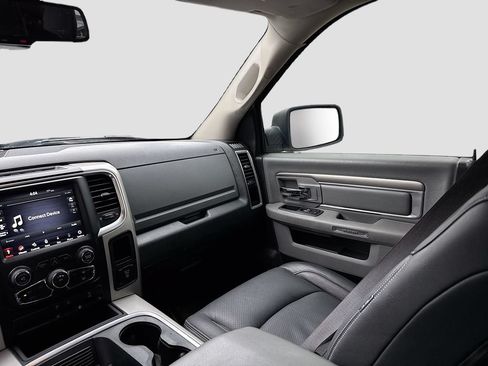 Used 2020 RAM 1500 Classic SLT w/ Luxury Group RWD image 22