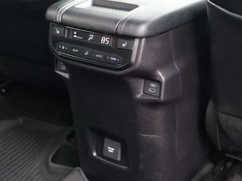 Used 2026 Toyota Grand Highlander AWD image 37