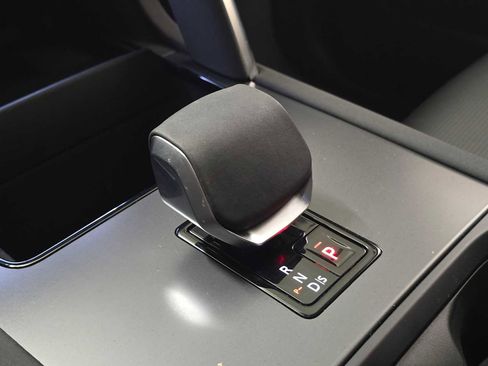 Certified 2025 Land Rover Discovery Sport S image 35