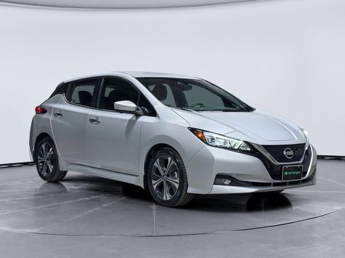 Used 2021 Nissan Leaf SV w/ SV Technology Package image 4