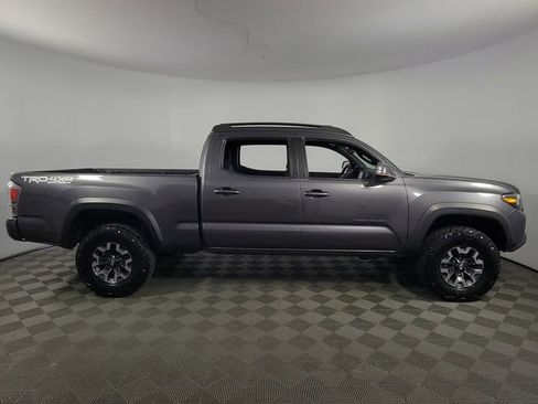 Used 2022 Toyota Tacoma TRD Off-Road image 10