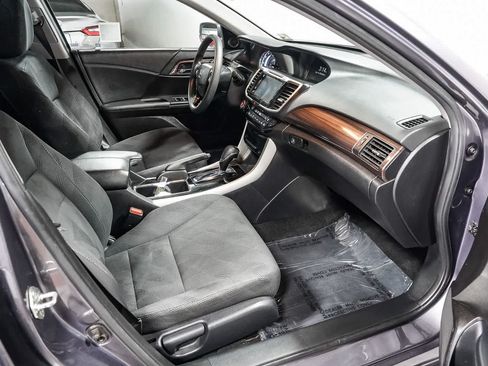 Used 2017 Honda Accord EX image 17