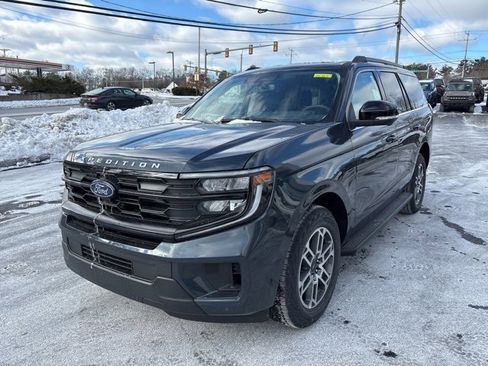 New 2026 Ford Expedition Active image 7