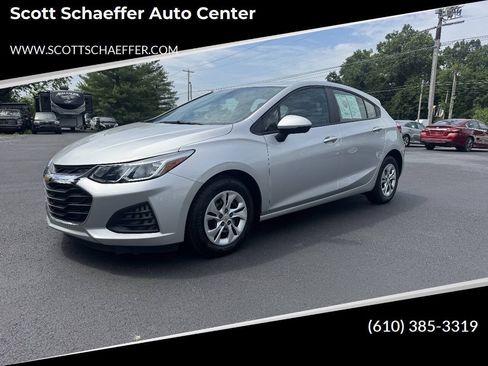 Used 2019 Chevrolet Cruze LS FWD image 1