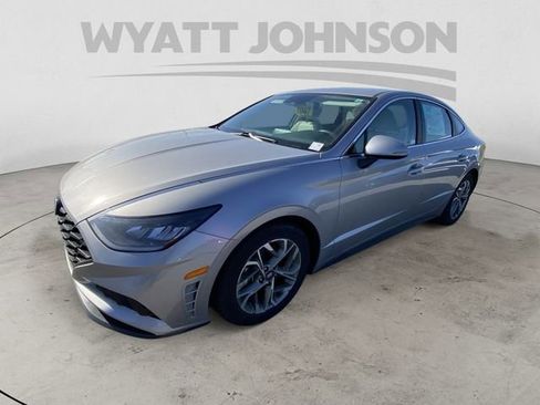 Used 2023 Hyundai Sonata SEL FWD image 2