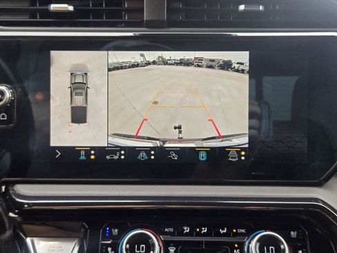 Used 2022 GMC Sierra 1500 AT4 w/ Technology Package AWD/4WD image 19