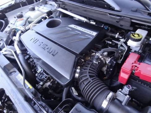 Used 2023 Nissan Rogue SV image 40