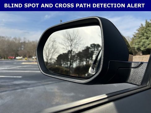 Used 2024 GMC Acadia Elevation image 7