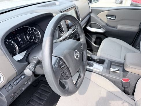 Certified 2022 Nissan Frontier SV AWD/4WD image 16