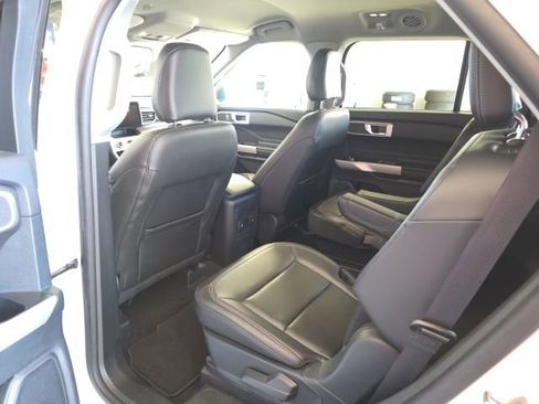 Used 2024 Ford Explorer XLT w/ Equipment Group 202A AWD/4WD image 15