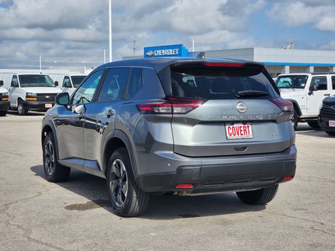 Used 2025 Nissan Rogue SV AWD/4WD image 5