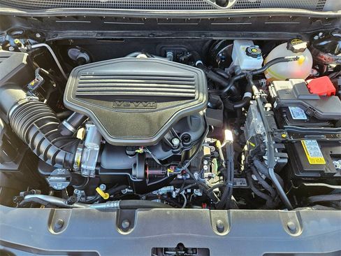 Used 2025 Chevrolet Blazer RS image 23