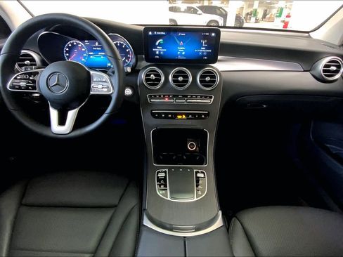 Used 2021 Mercedes-Benz GLC 300 4MATIC image 16