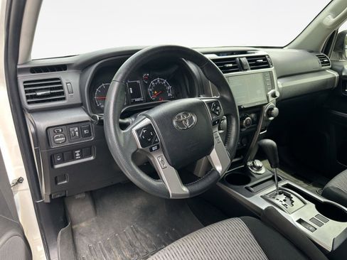 Certified 2021 Toyota 4Runner SR5 AWD/4WD image 11