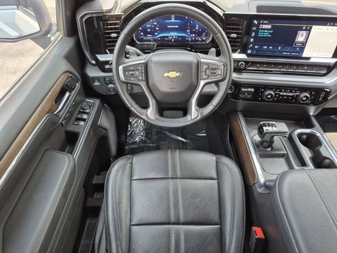 Used 2023 Chevrolet Silverado 1500 High Country w/ High Country Premium Package AWD/4WD image 21