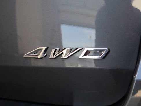 Used 2025 Ford Explorer Active AWD/4WD image 40